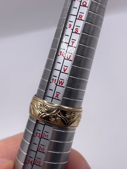 9ct gold patterned band