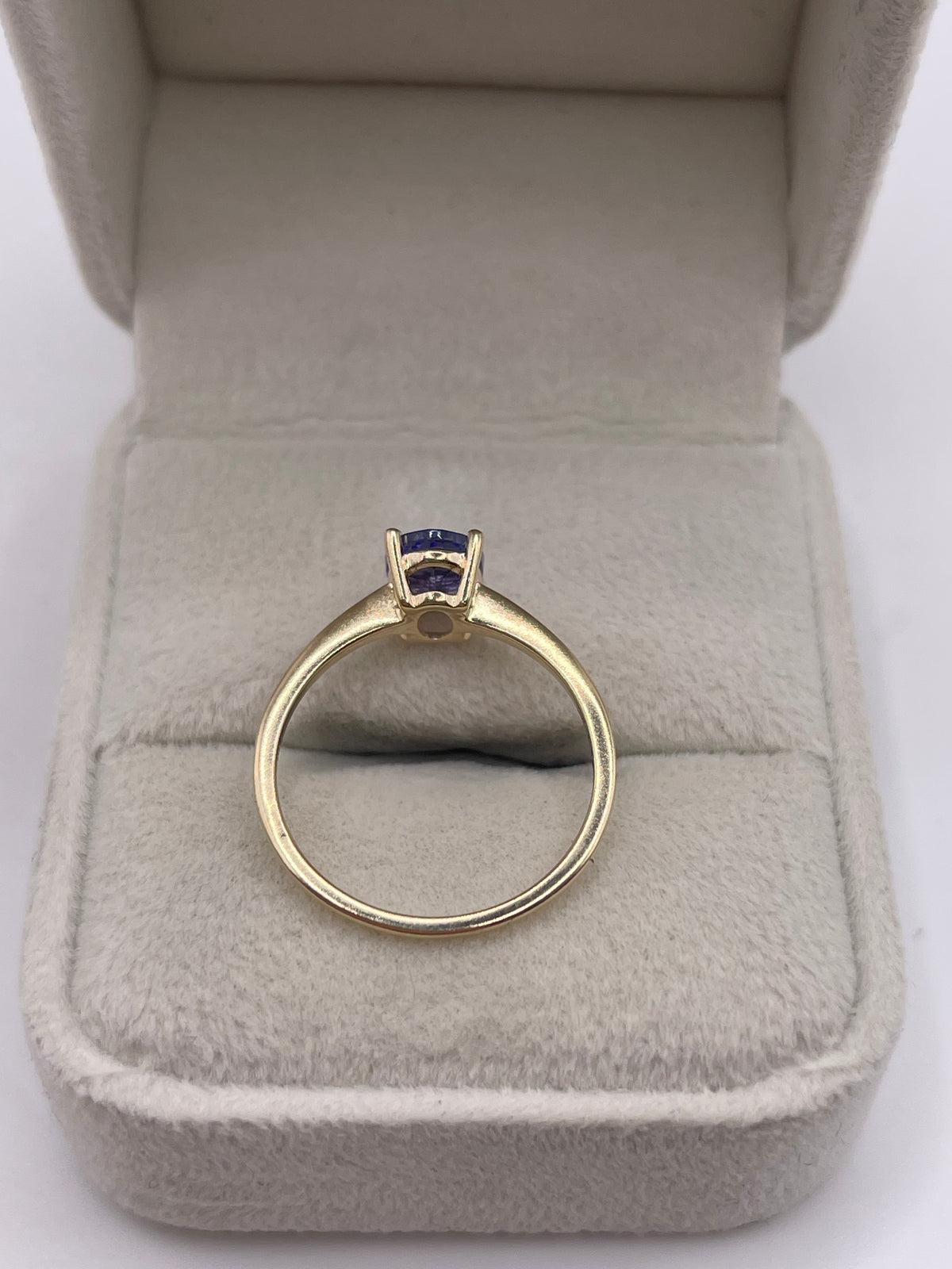 9ct gold tanzanite ring