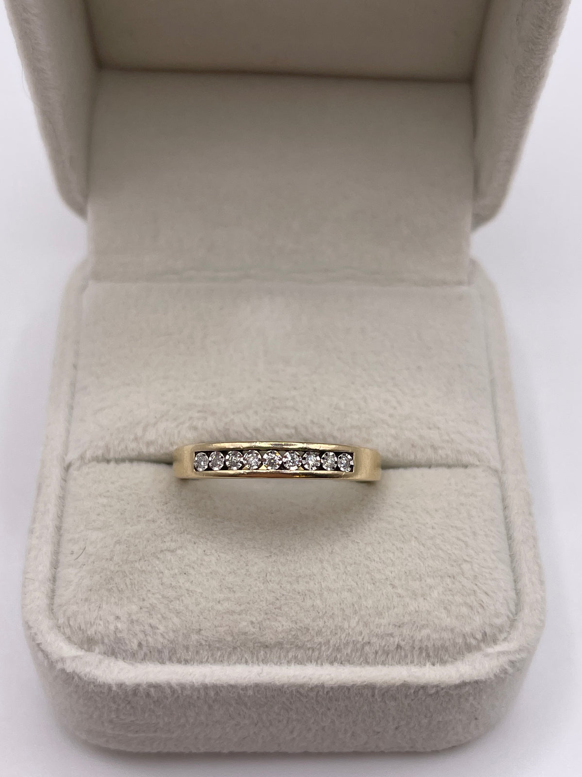 9ct gold diamond ring