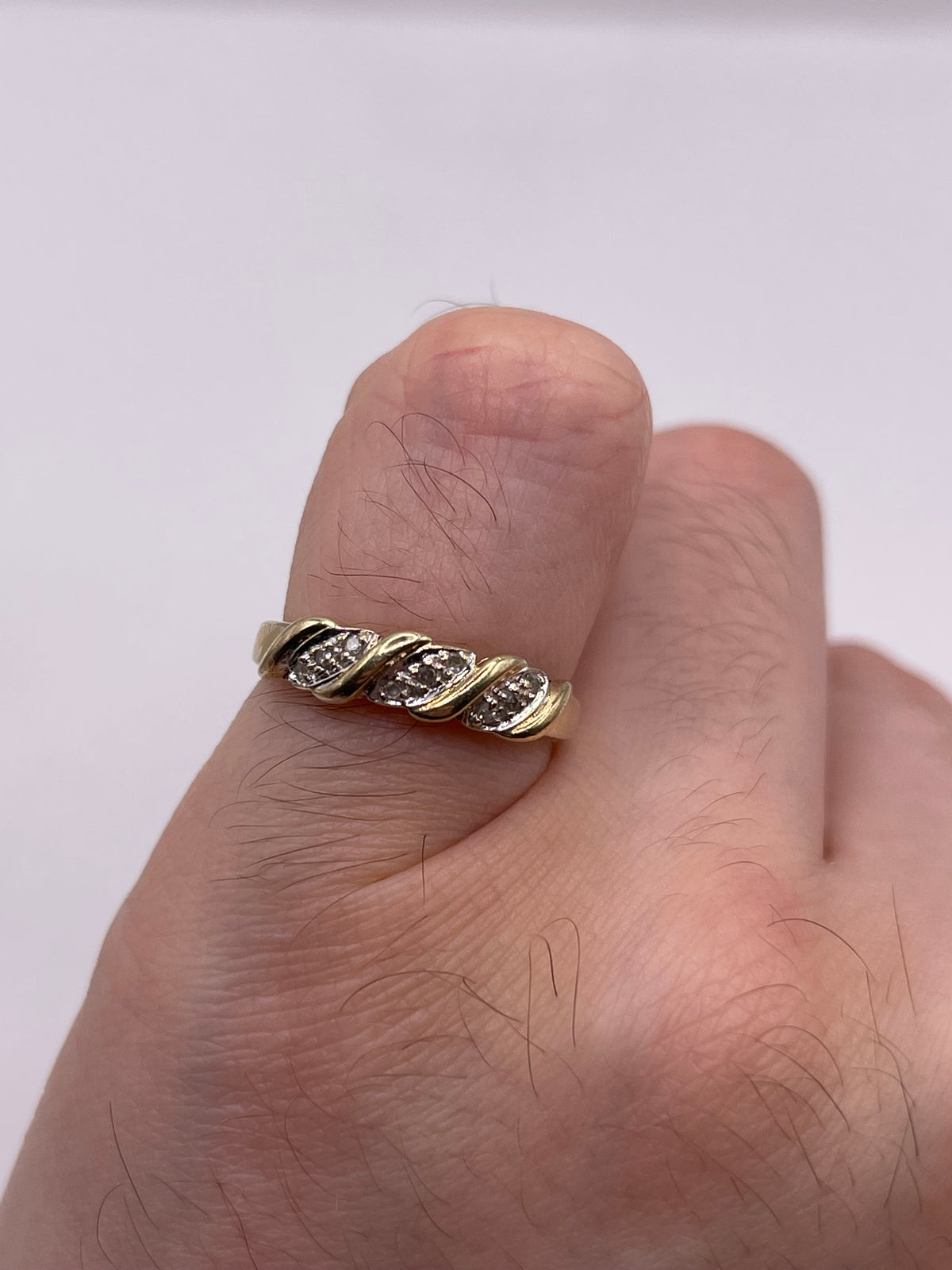 9ct gold diamond ring