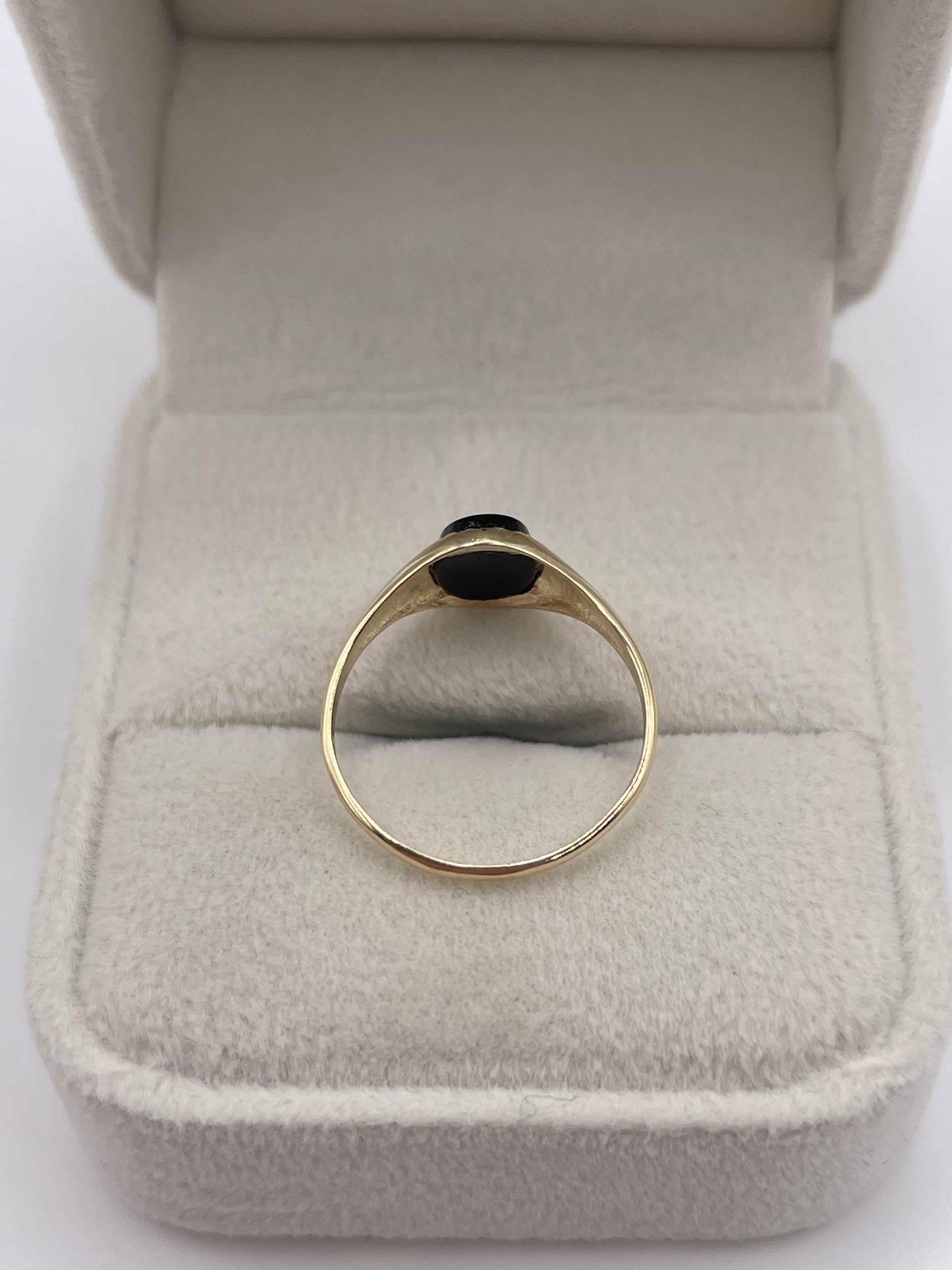 8ct gold onyx signet ring