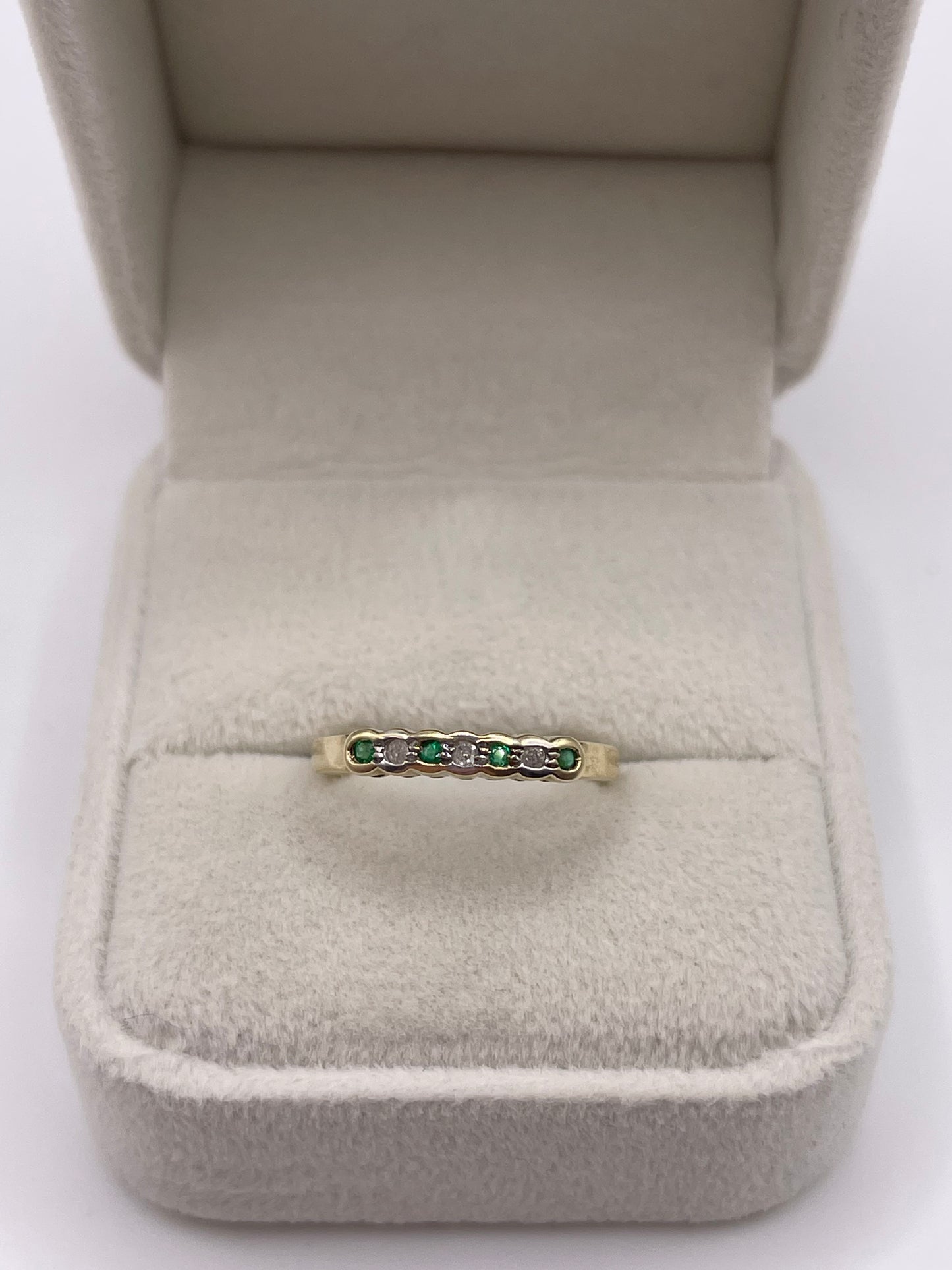 9ct gold emerald and diamond ring