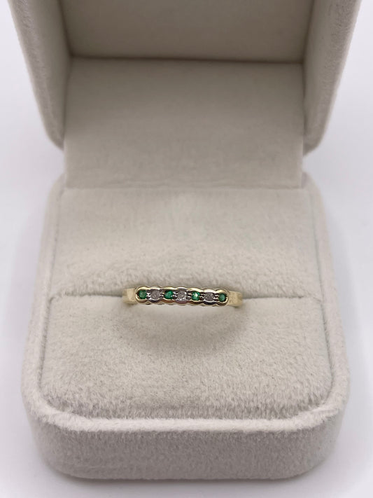 9ct gold emerald and diamond ring