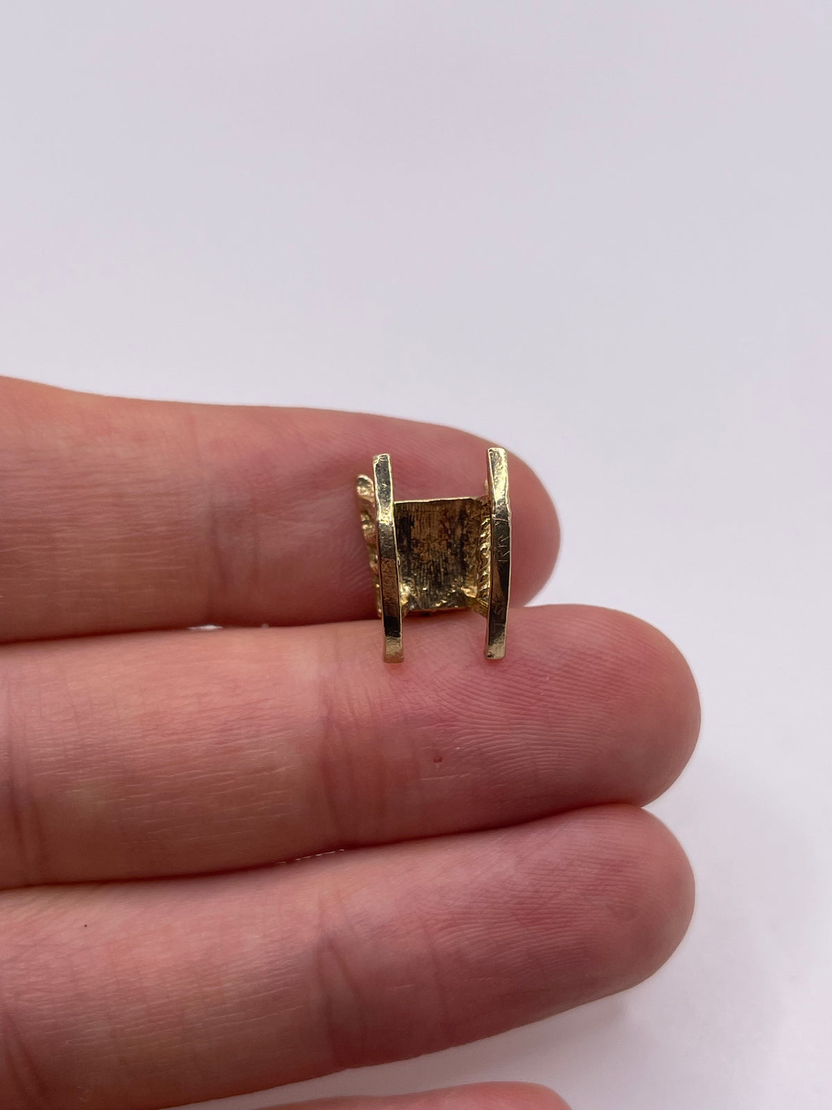 9ct gold chair charm