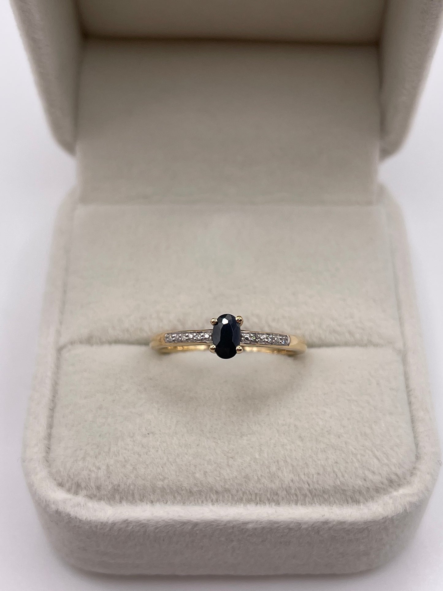 9ct gold sapphire and diamond ring