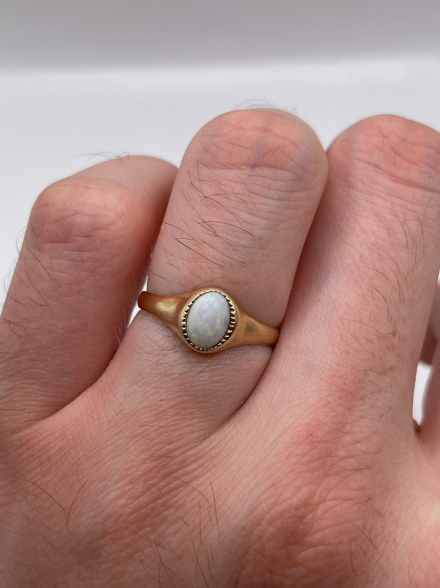 9ct gold opal ring
