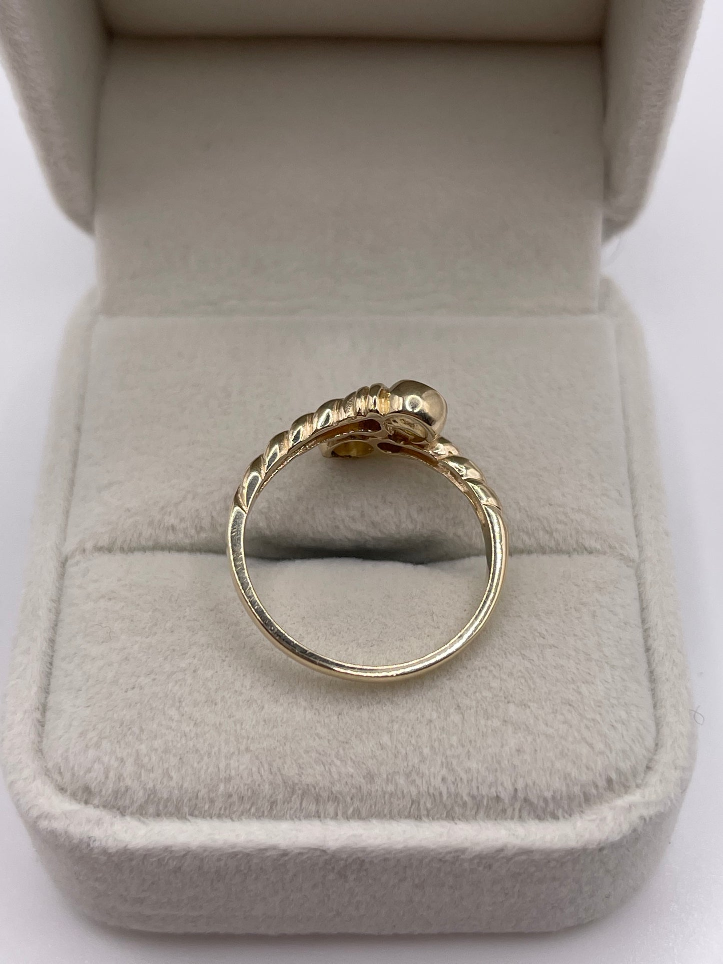 9ct gold peridot torque ring