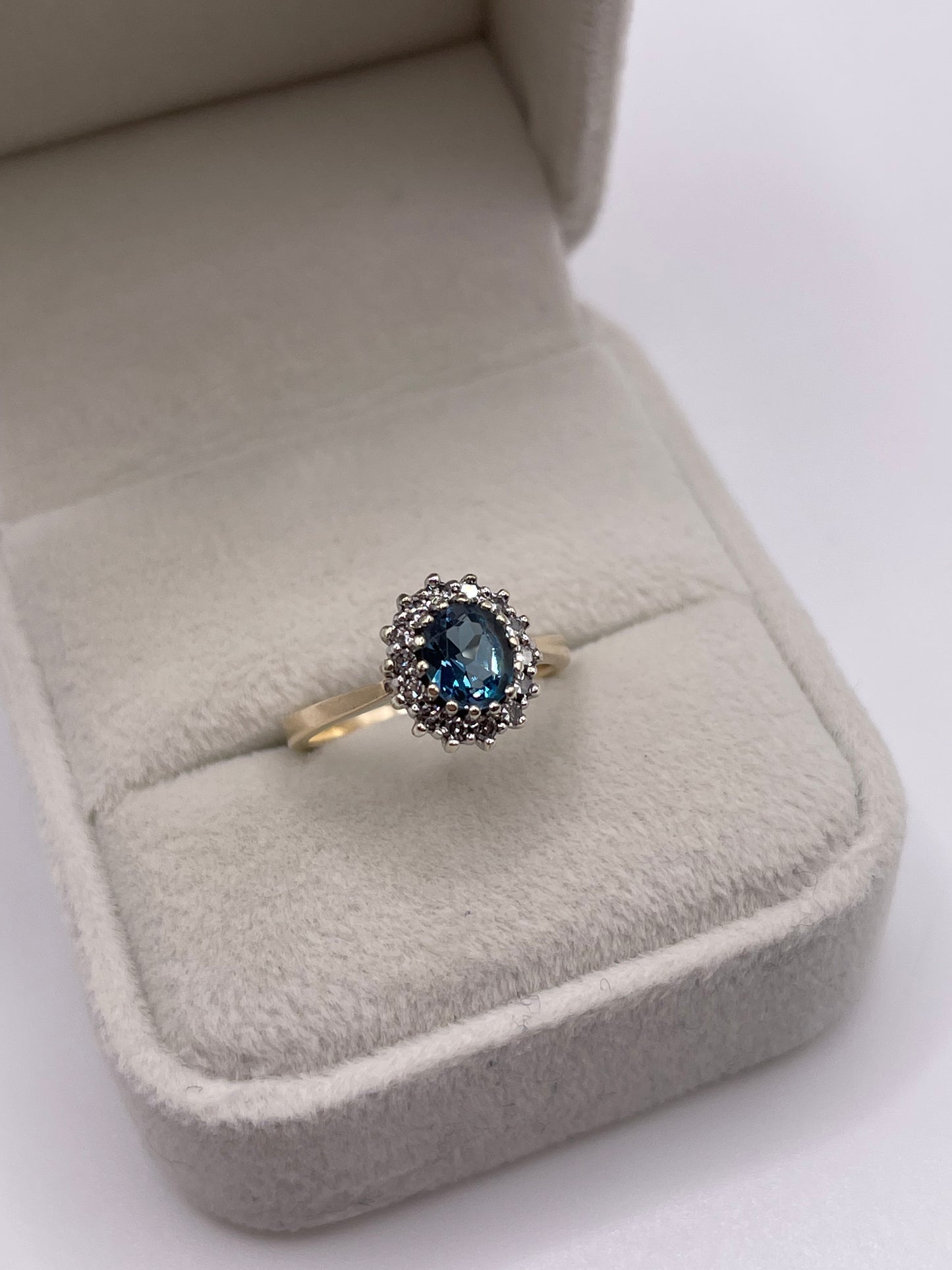 9ct gold topaz and diamond ring