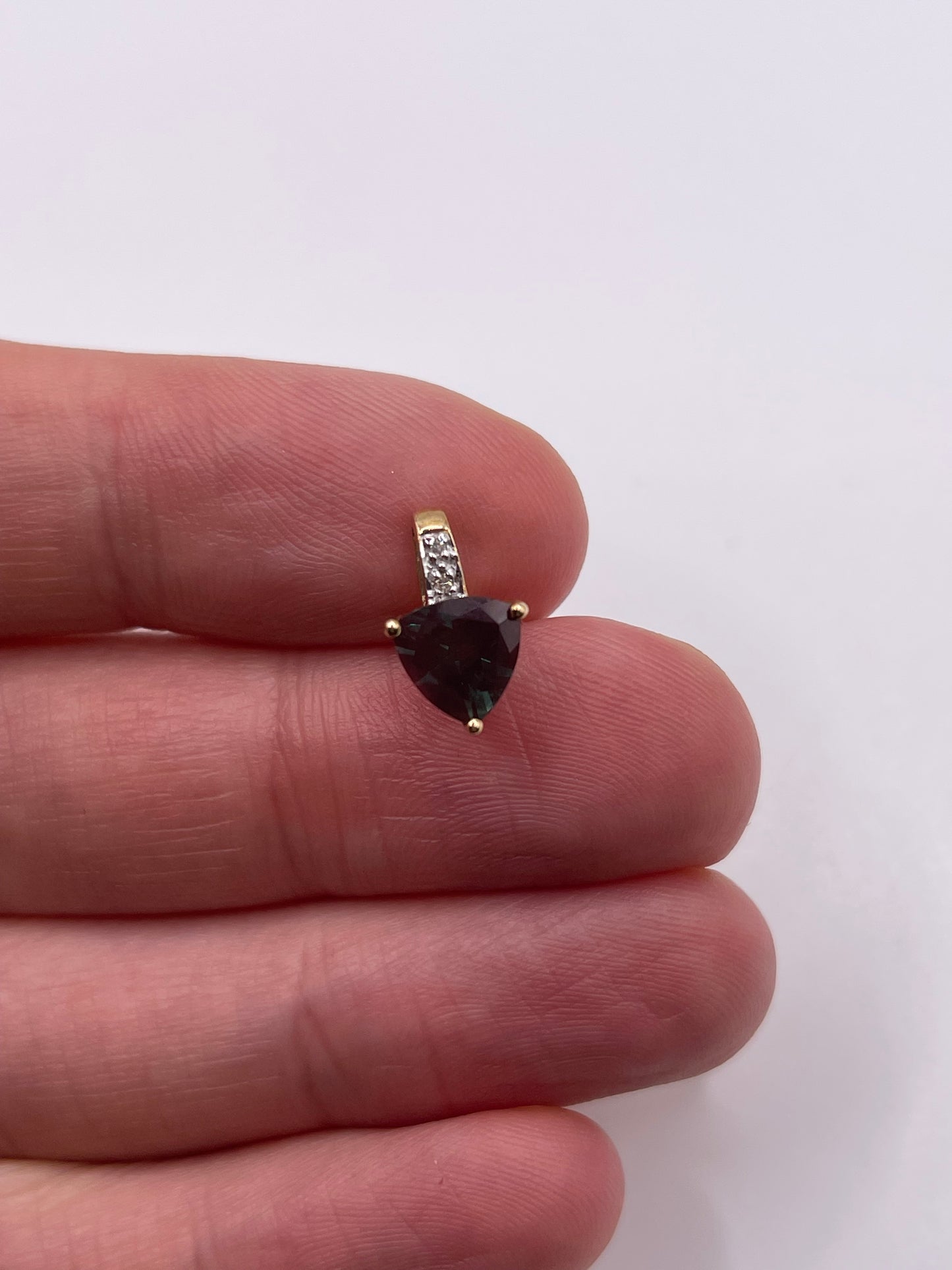 9ct gold quartz and diamond pendant