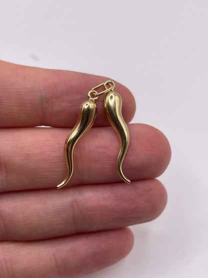 9ct gold horn of plenty pendant