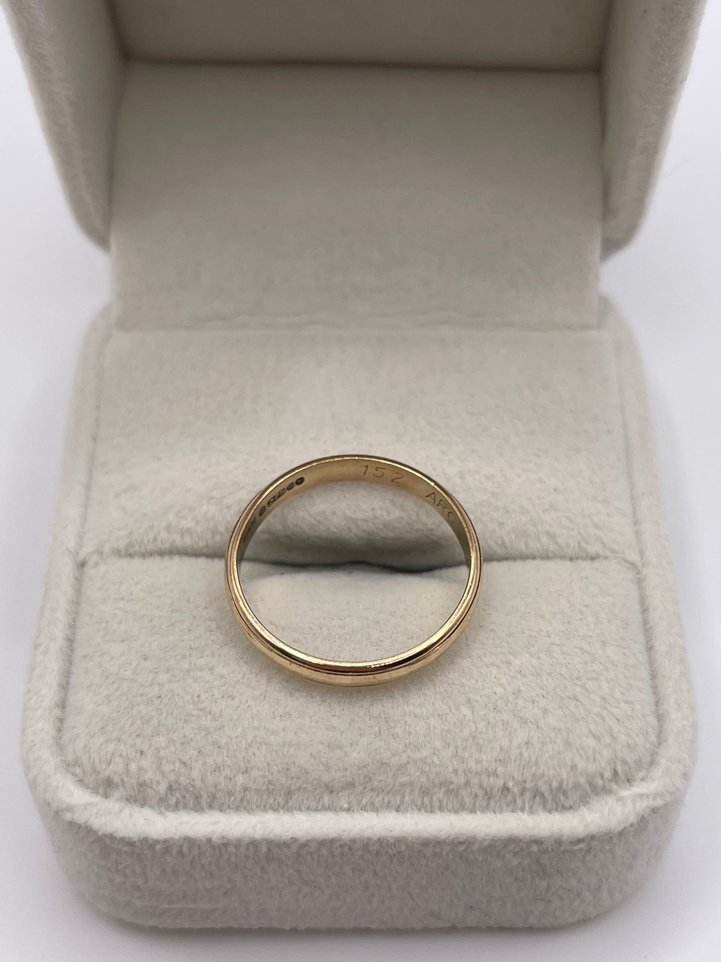 9ct gold band