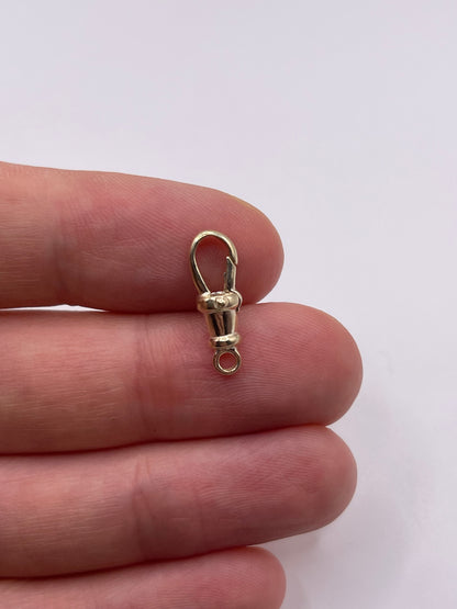 9ct gold dog clip C