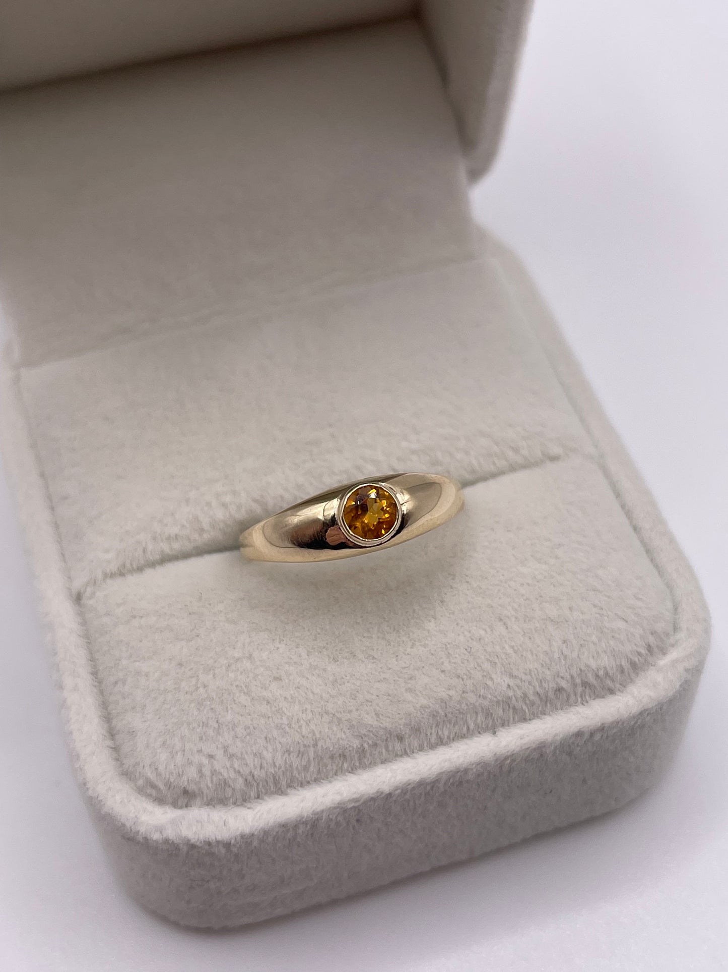 9ct gold citrine gypsy ring