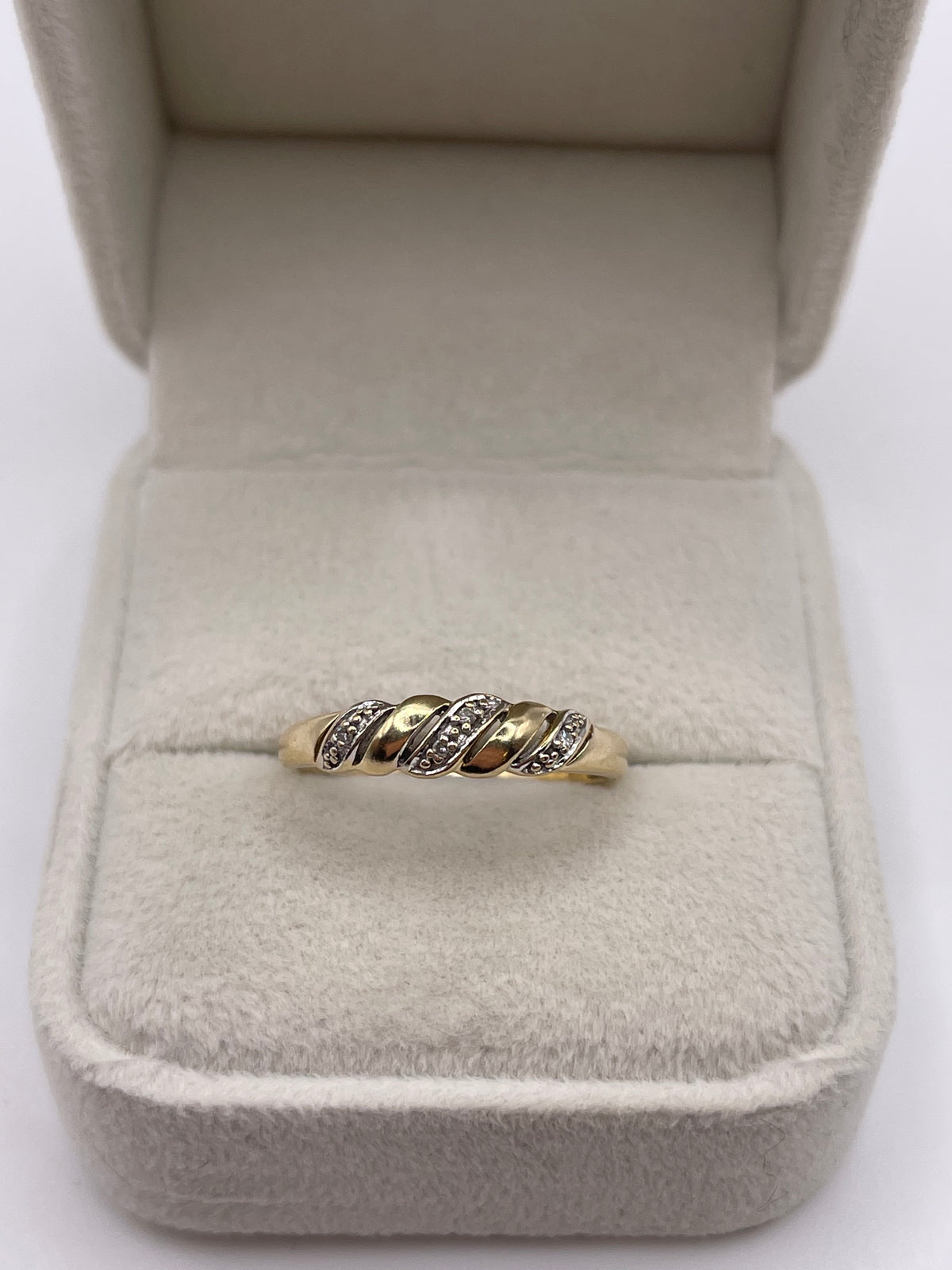 9ct gold diamond croissant ring