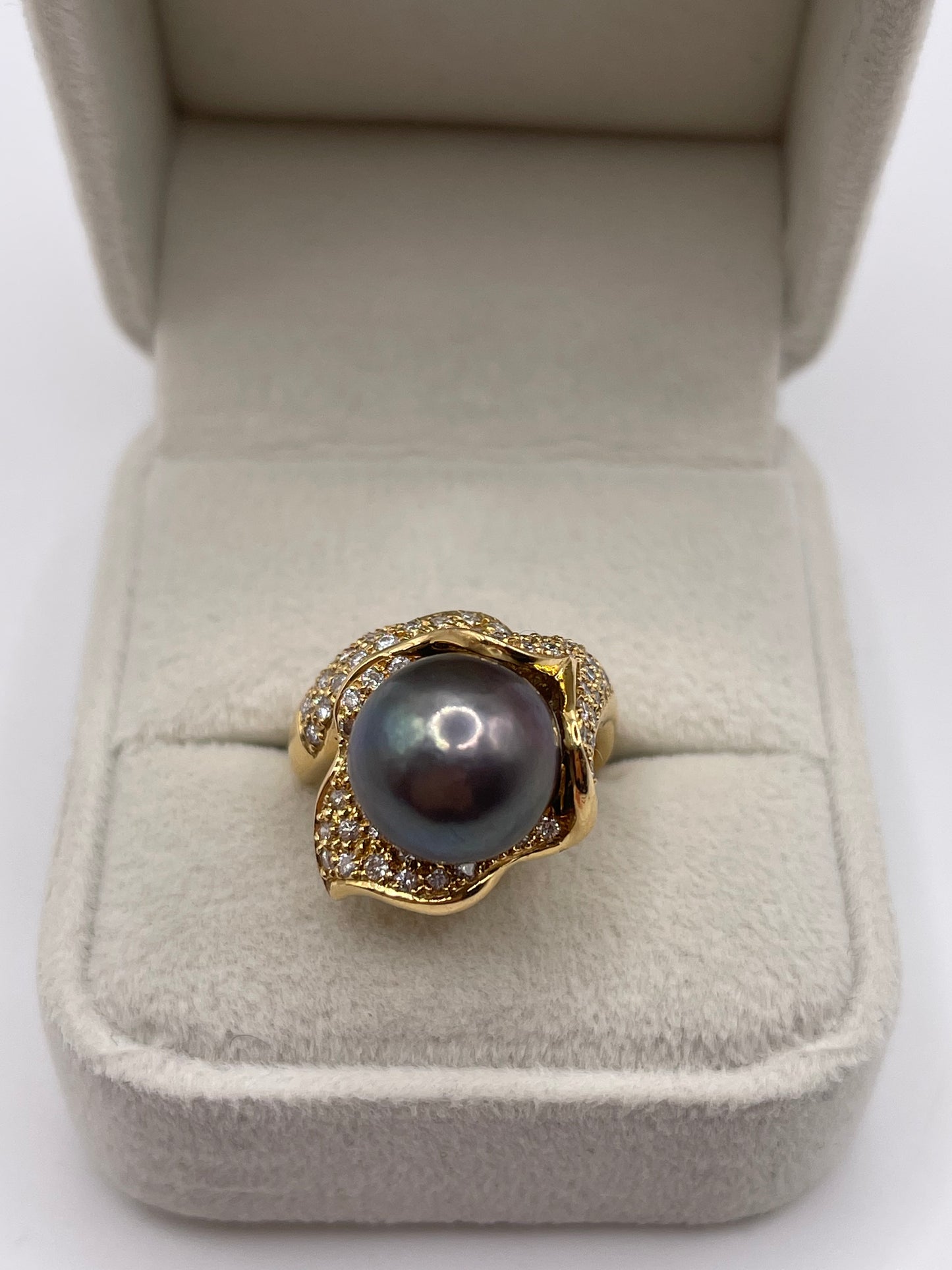 18ct gold pearl and diamond ring