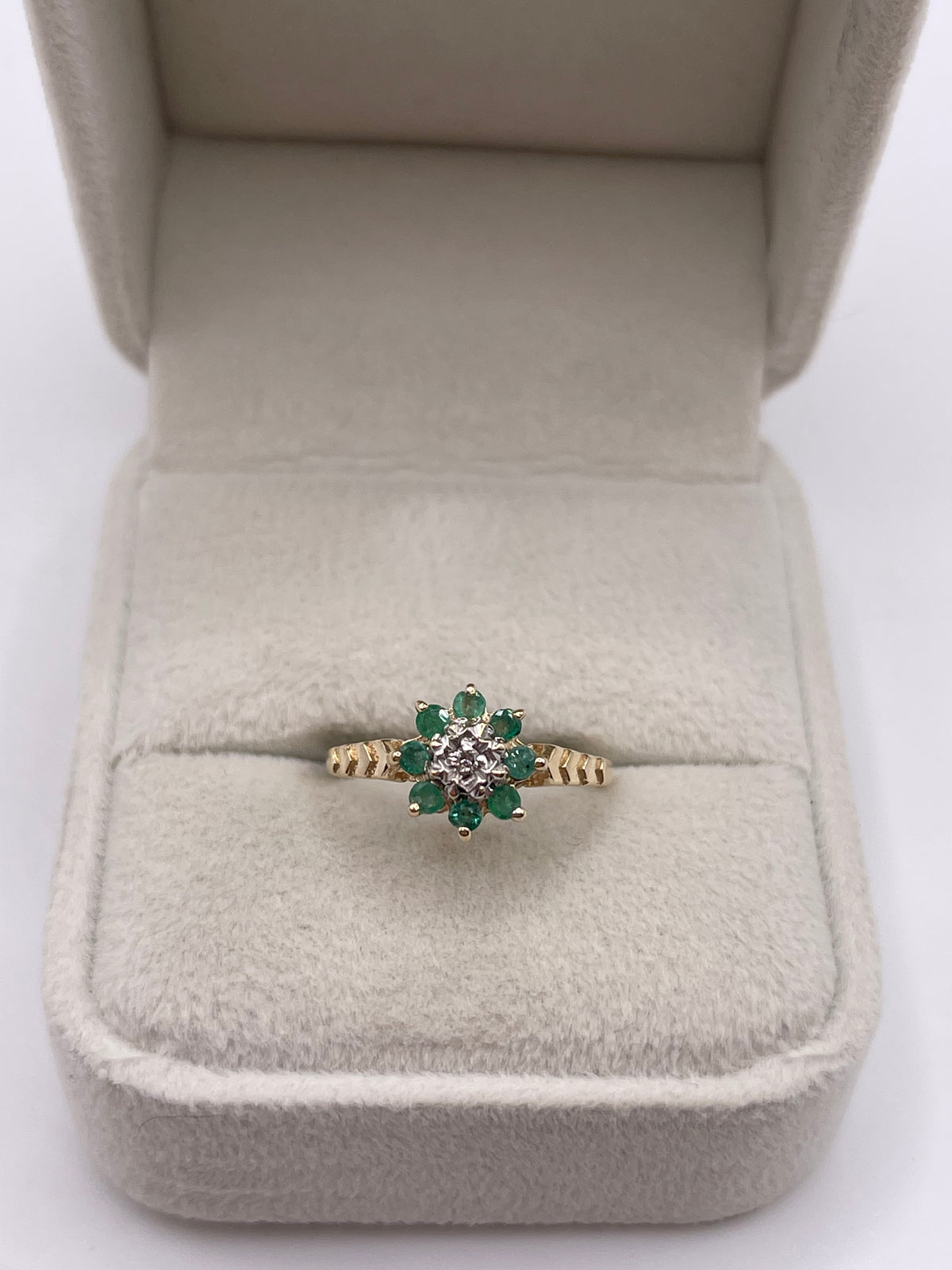 9ct gold emerald and diamond ring