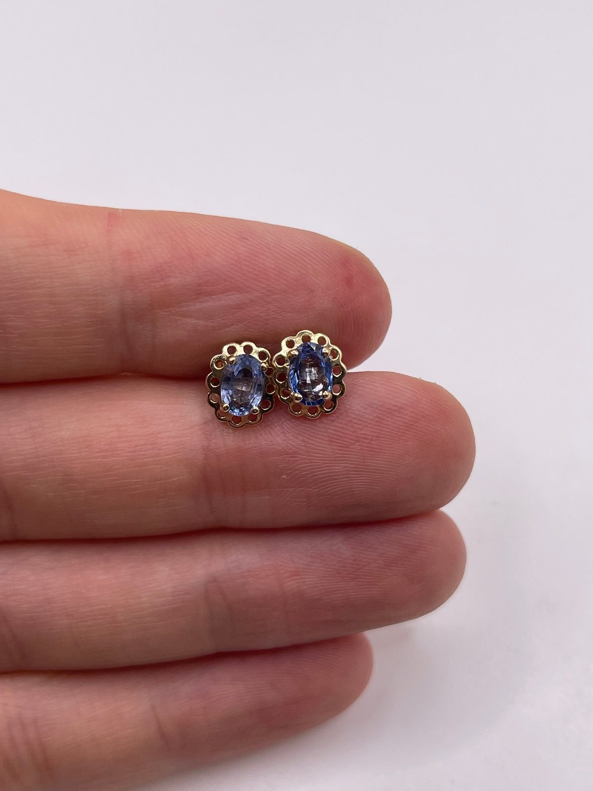 9ct gold sapphire earrings
