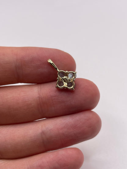 9ct gold quartz pendant