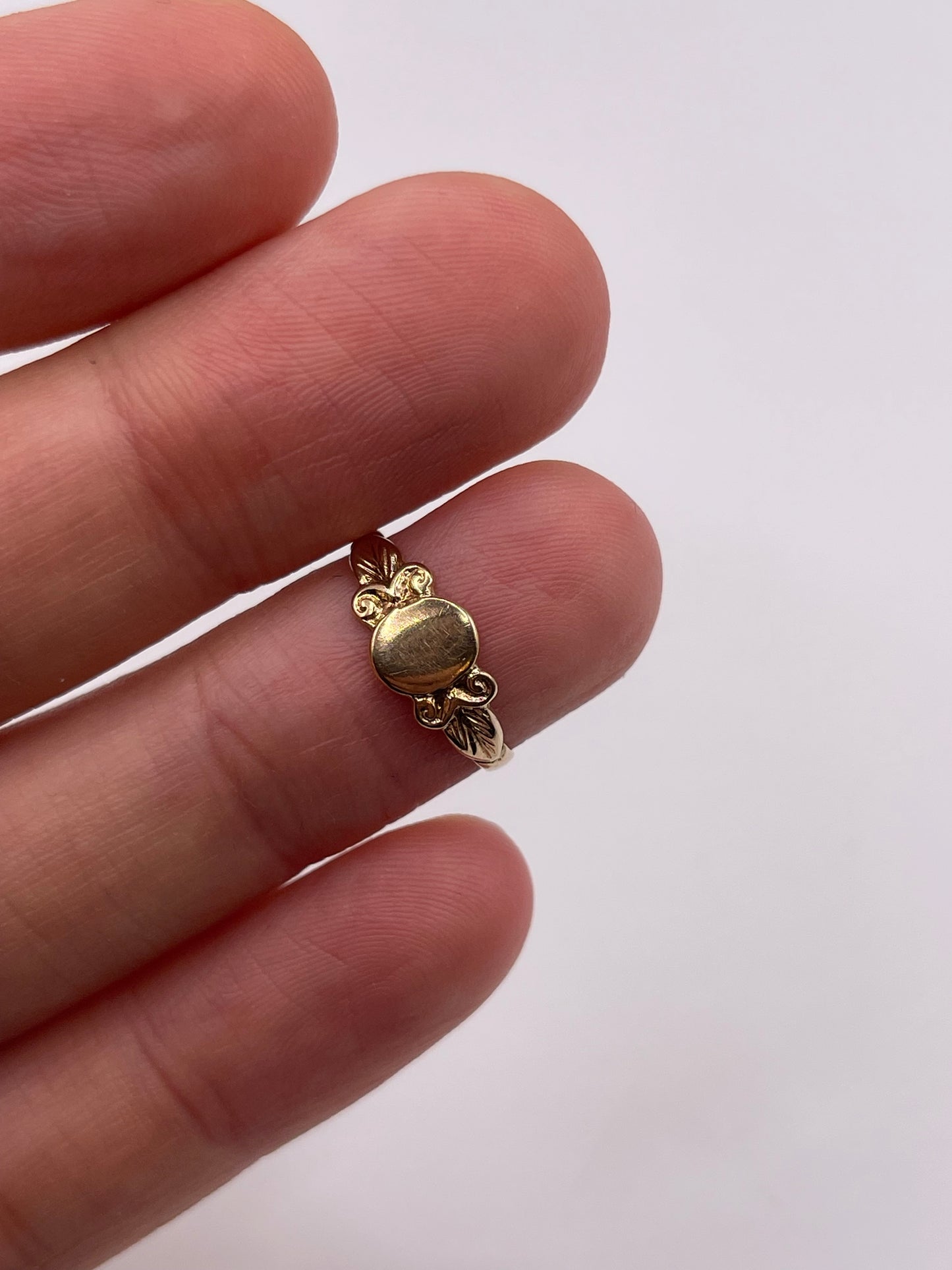 9ct gold signet ring