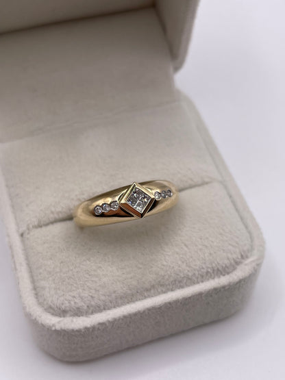9ct gold diamond cluster ring