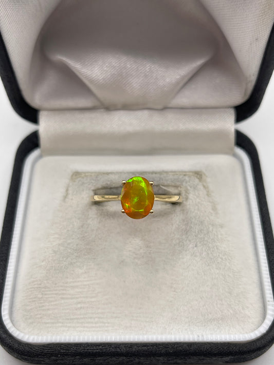 9ct gold opal ring