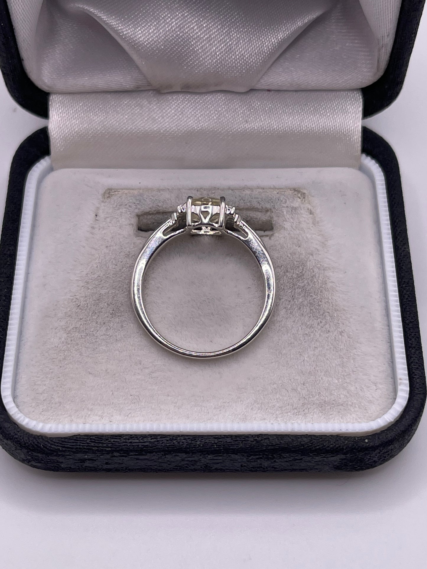 Silver gemstone ring