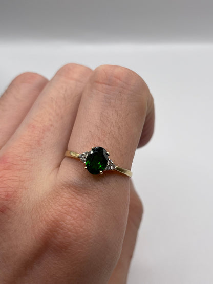 9ct gold diopside and zircon ring
