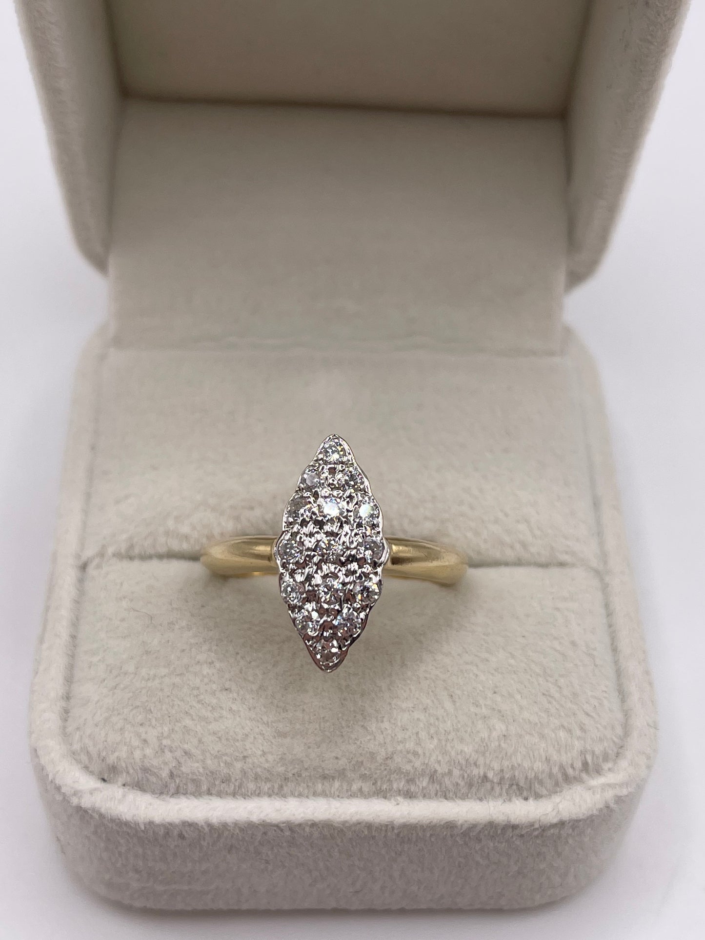 9ct gold cz navette ring