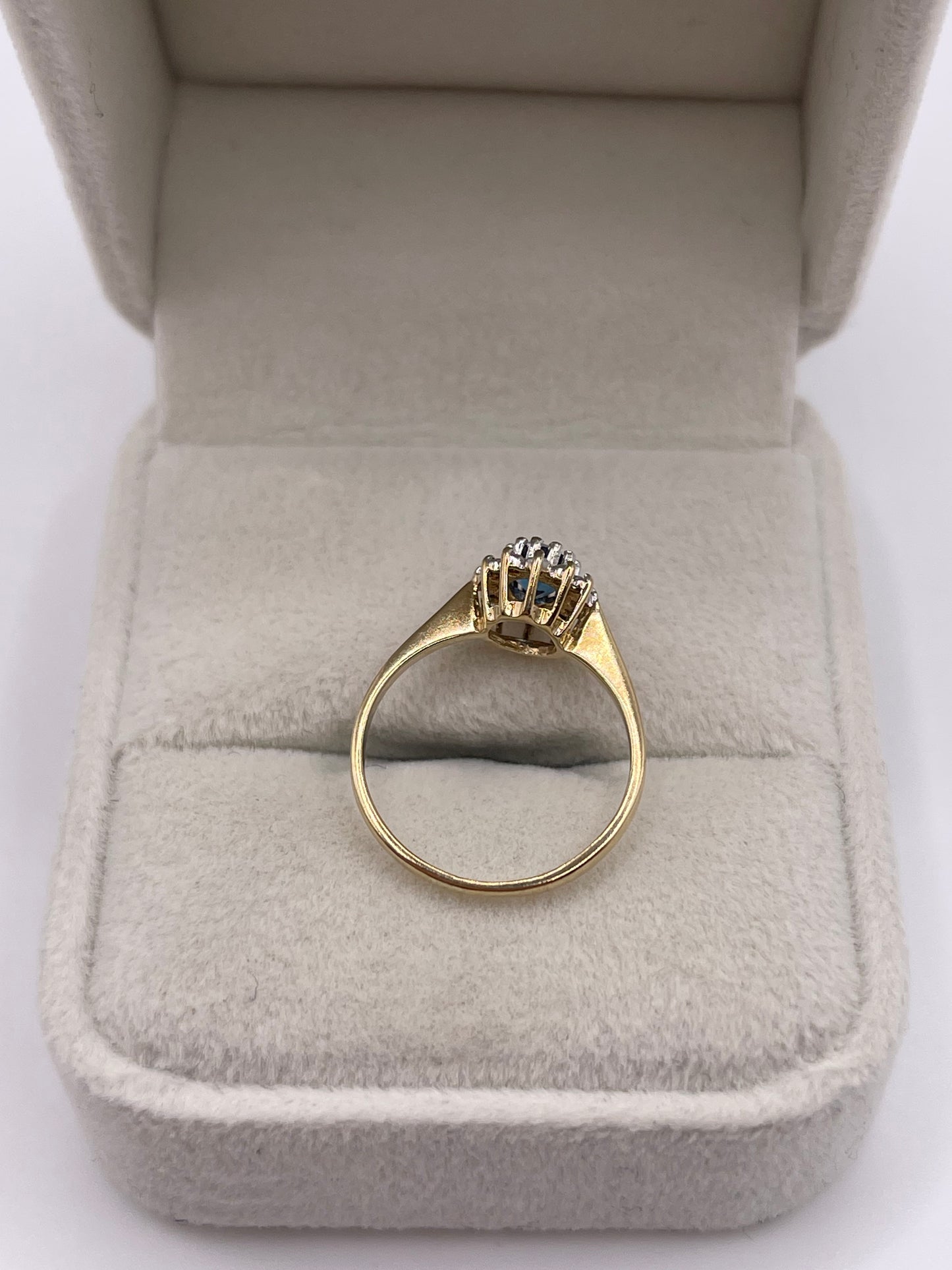 9ct gold topaz and diamond ring