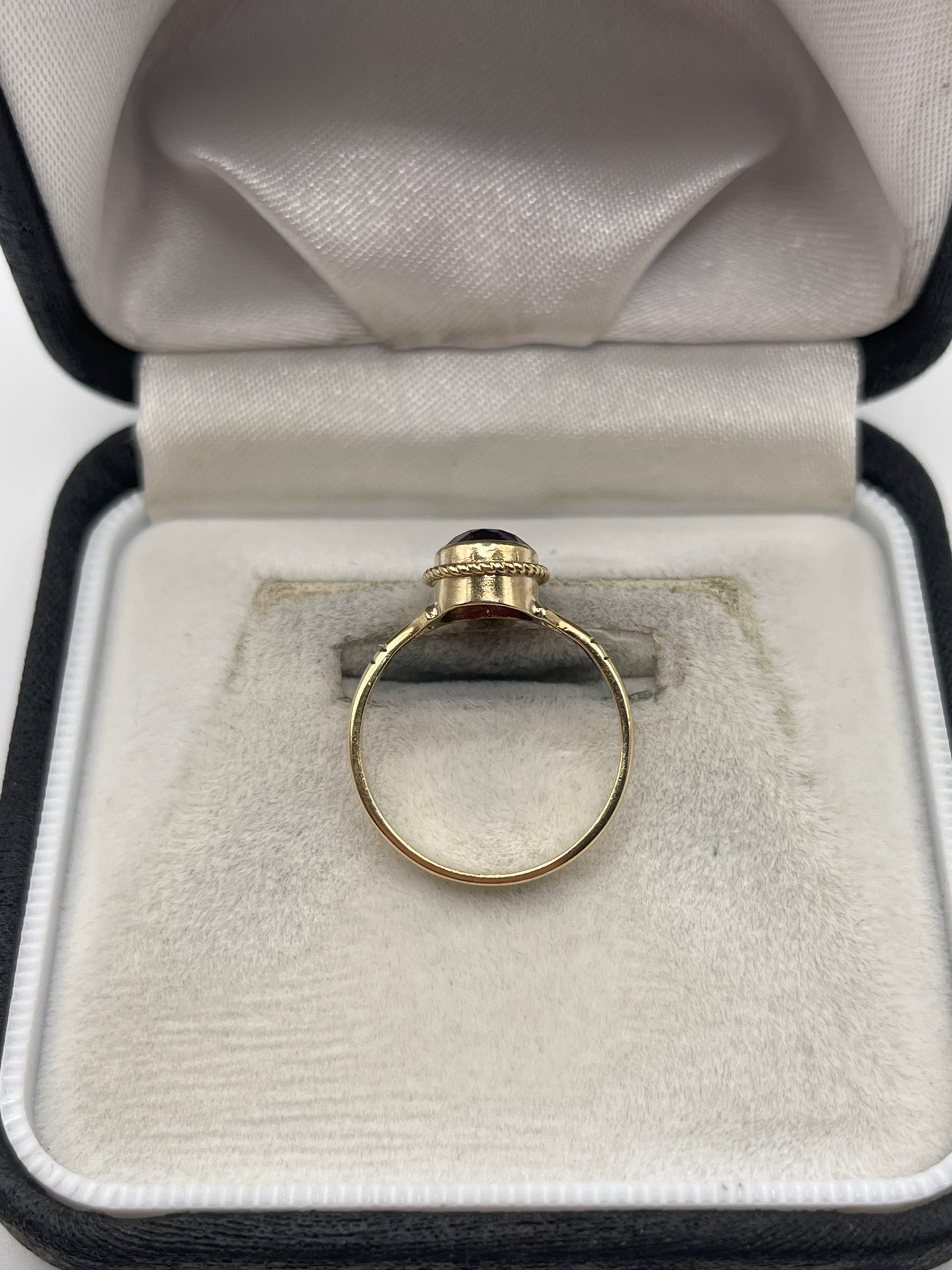 9ct gold amethyst ring