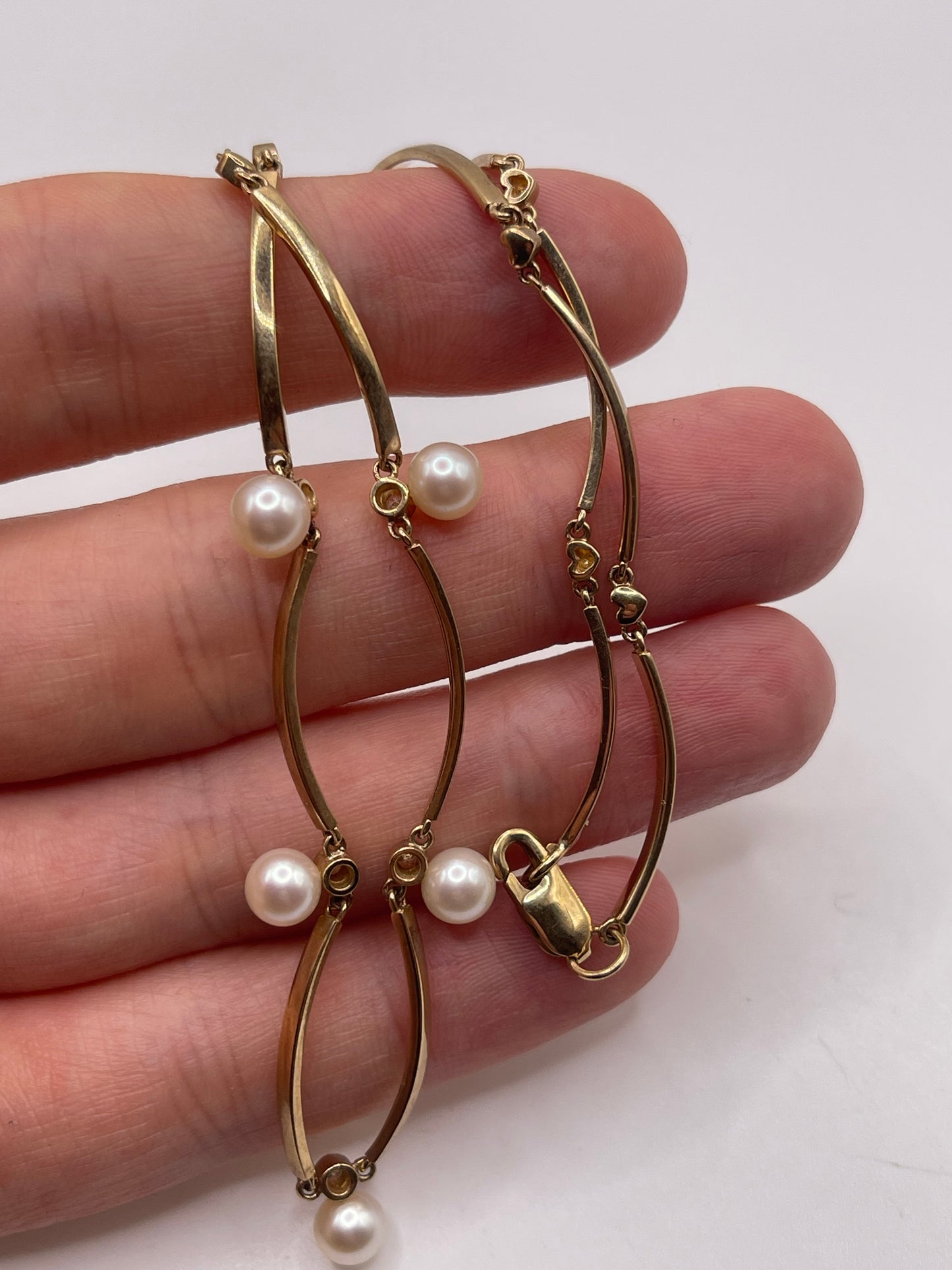 9ct gold pearl and diamond necklace