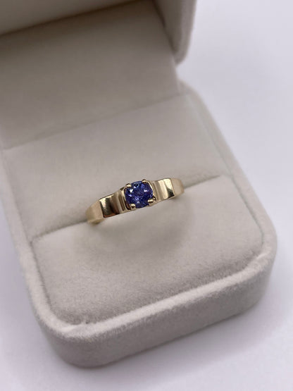 9ct gold tanzanite ring