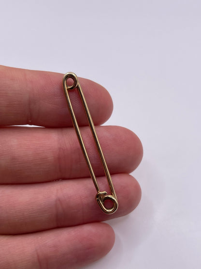 9ct gold safety pin clip