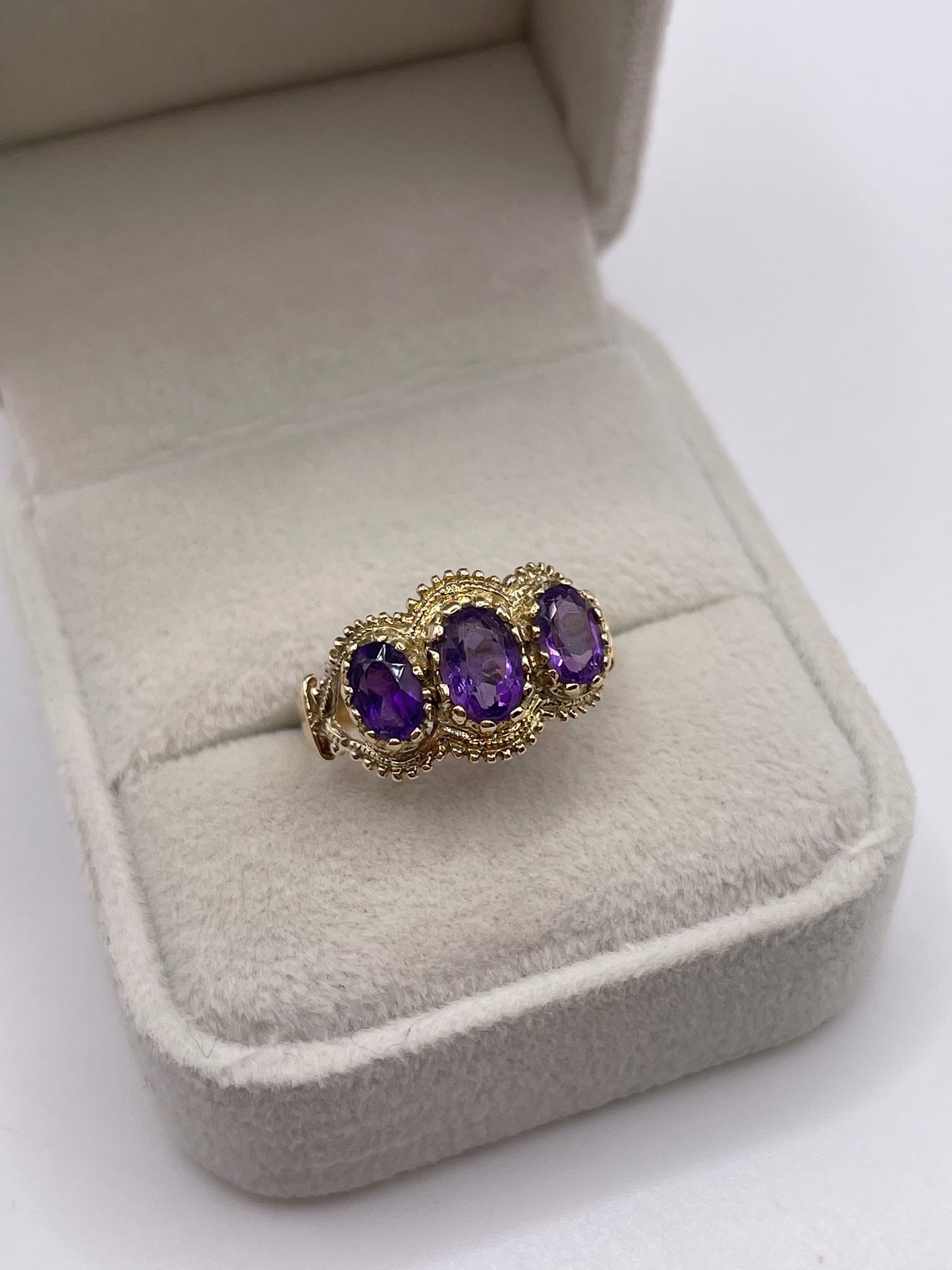 9ct gold amethyst ring