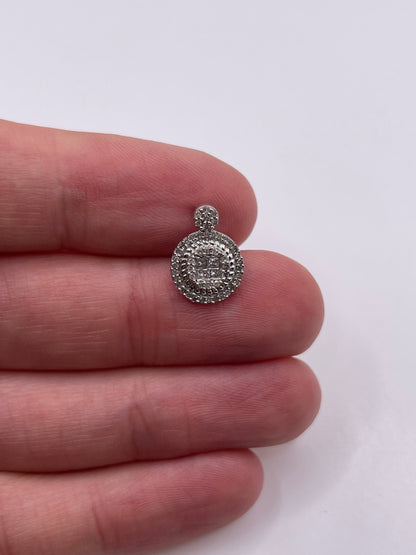 9ct white gold diamond cluster pendant