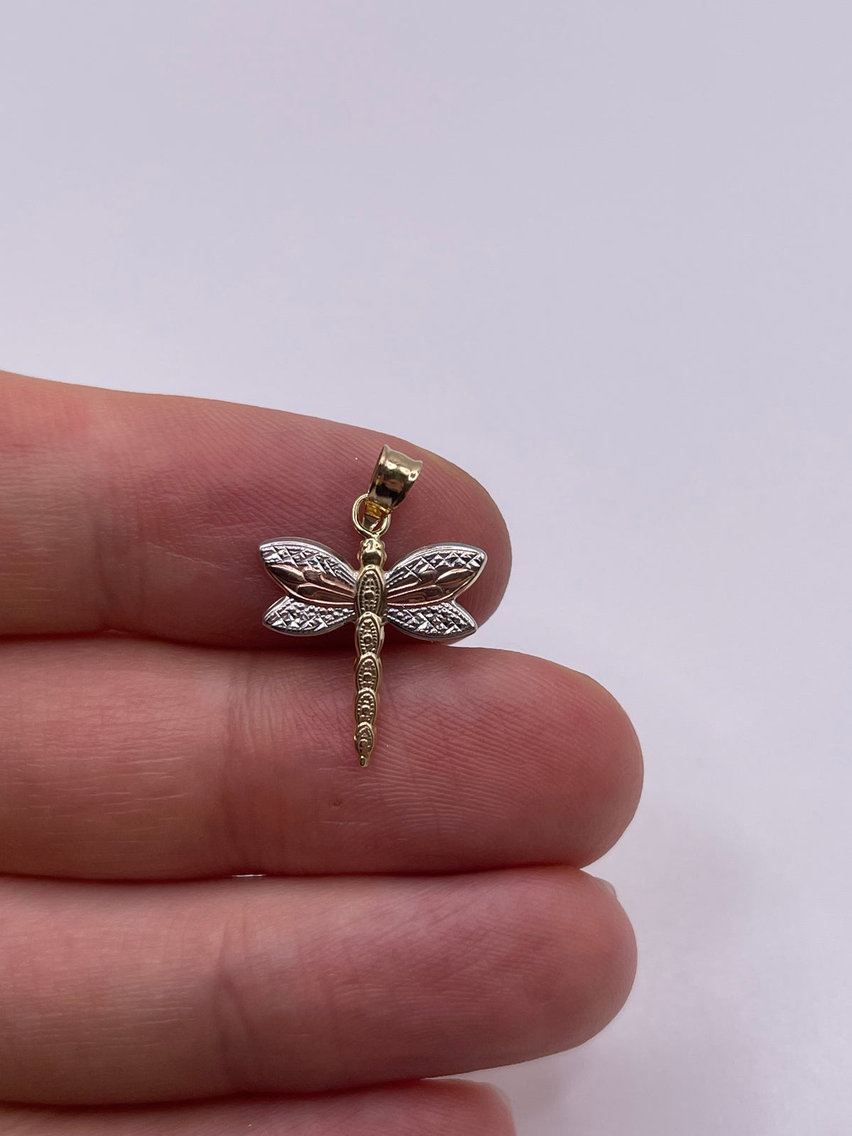 9ct gold dragonfly pendant