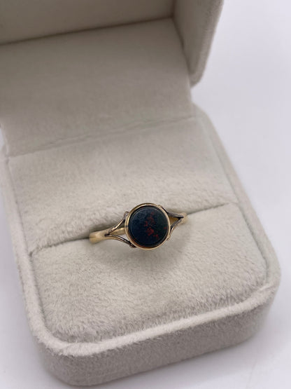 9ct gold bloodstone ring