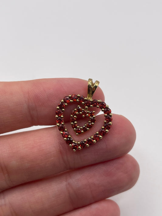 9ct gold garnet heart pendant