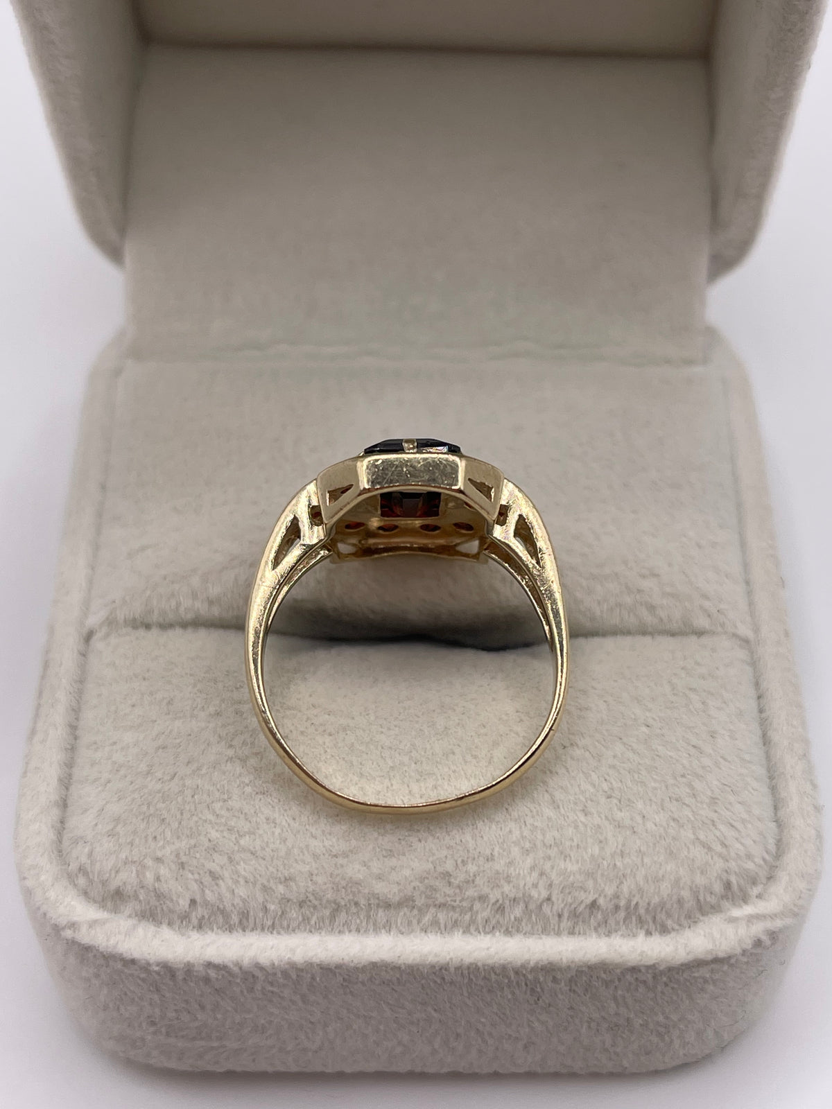 9ct gold garnet cluster ring