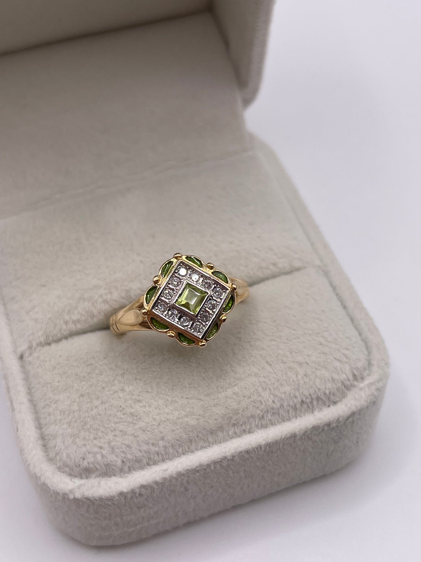 14ct gold enamel, peridot and diamond ring