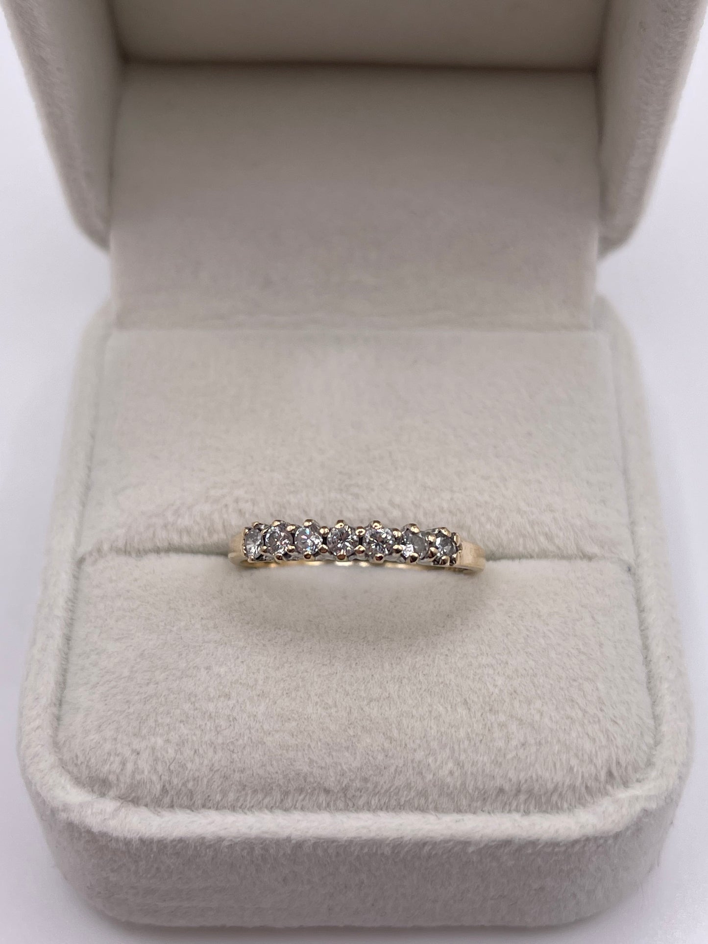 9ct gold diamond ring