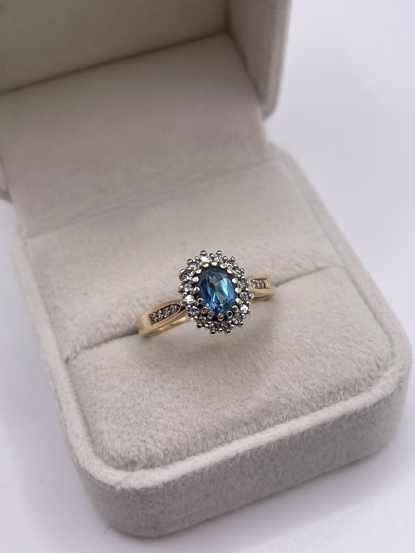 9ct gold topaz and diamond ring