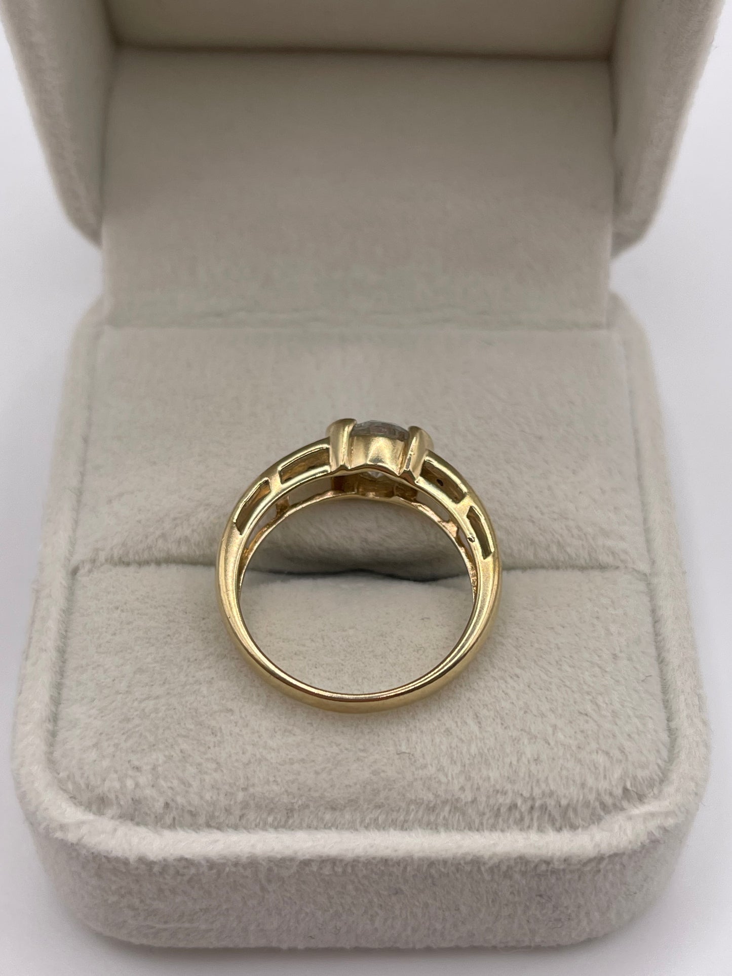 9ct gold diamond cluster ring