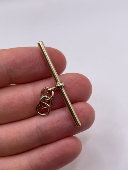 9ct gold t bar pendant