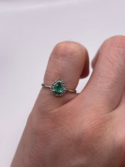 9ct white gold emerald and diamond ring