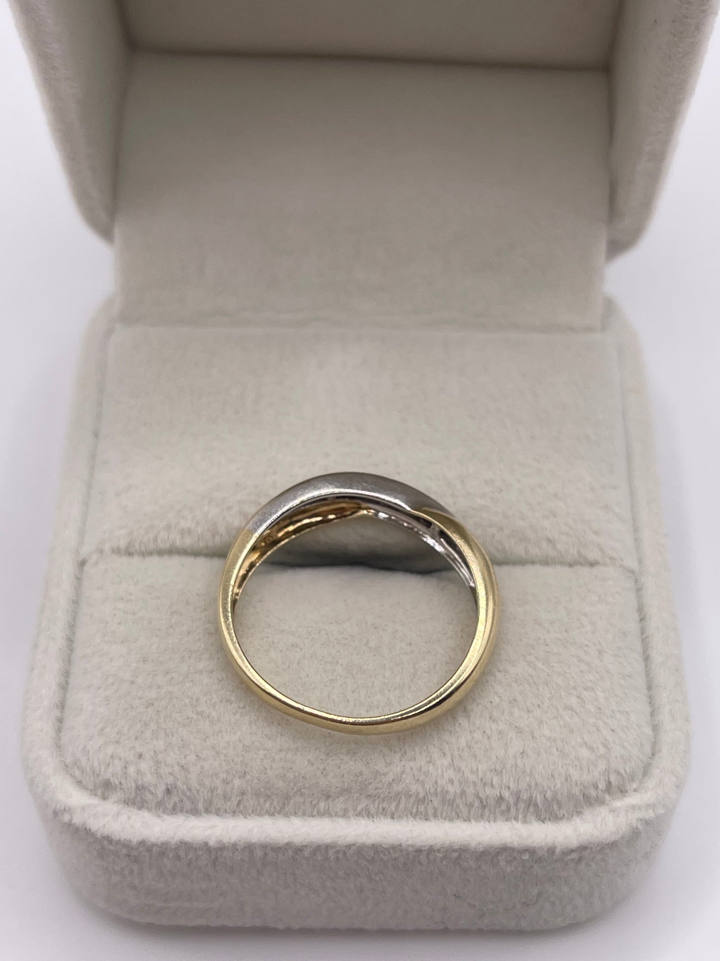 9ct gold diamond ring