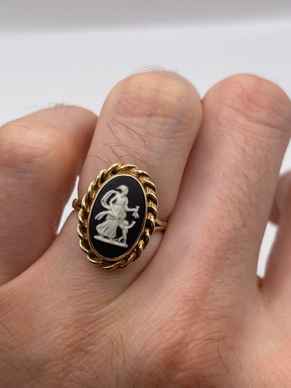 9ct gold Wedgwood cameo ring