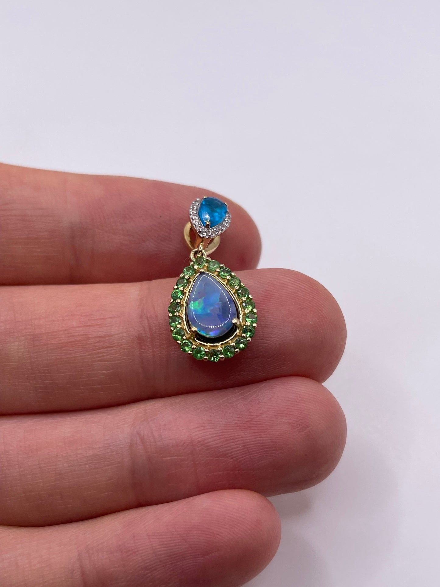9ct gold multi gemstone pendant