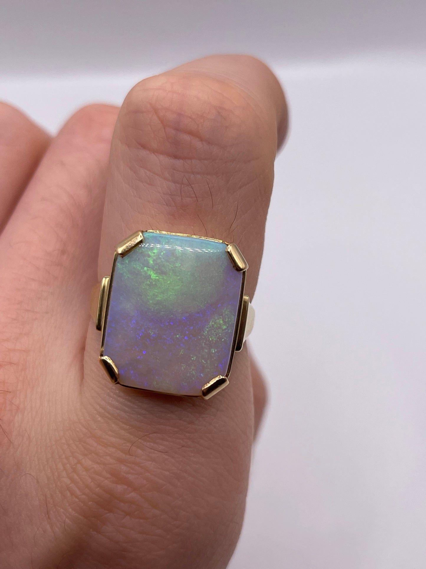 14ct gold opal ring