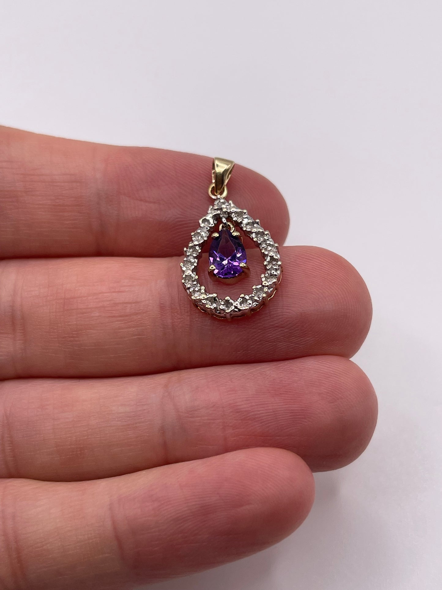 9ct gold amethyst and diamond pendant